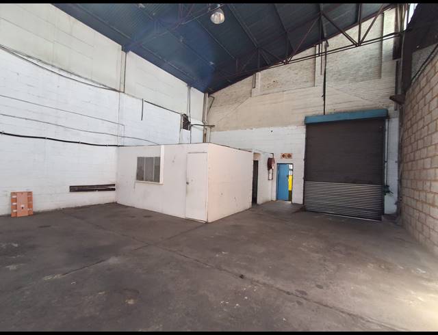 390M² WAREHOUSE TO LET IN HERIOTDALE